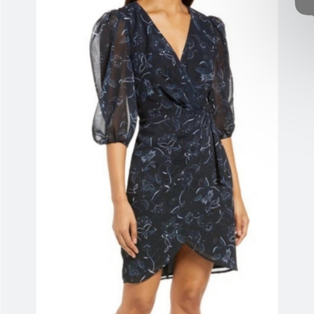 New!! New with tags Halogen faux wrap chiffon long sleeve dress. Size large.
